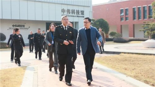 關企共建｜貴陽海關關長、黨委書記龍衛東一行調研中偉銅仁（上市主體）產業基地